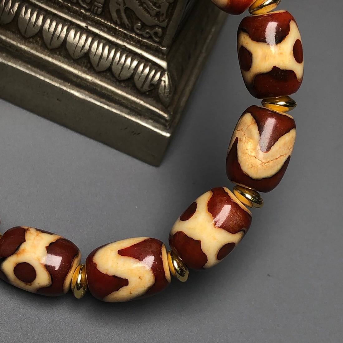 A Precious Dzi Bead Bracelets - 8