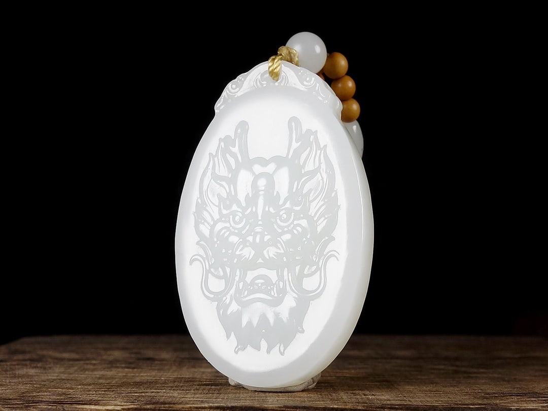 An Exquisite White Jade Dragon Pattern Pendant - 2