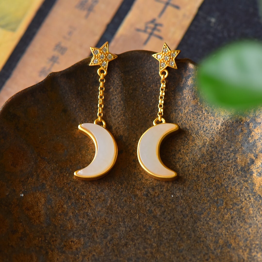 A Pair of Exquisite Sterling Silver-Gold Plated Inlaid White Jade Earrings,Inlaid Diamond: A Pair of Exquisite Sterling Silver-Gold Plated Inlaid White Jade Earrings,Inlaid Diamond,Size:0.4inx1.4in 