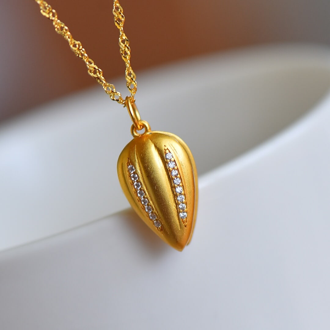 An Exquisite Sterling Silver-Gold Plated Inlaid White Jade Pendant , Inlaid Diamond: Sterling Silver-Gold Plated Inlaid White Jade Pendant , Inlaid Diamond , Size :0.3inx0.5in 