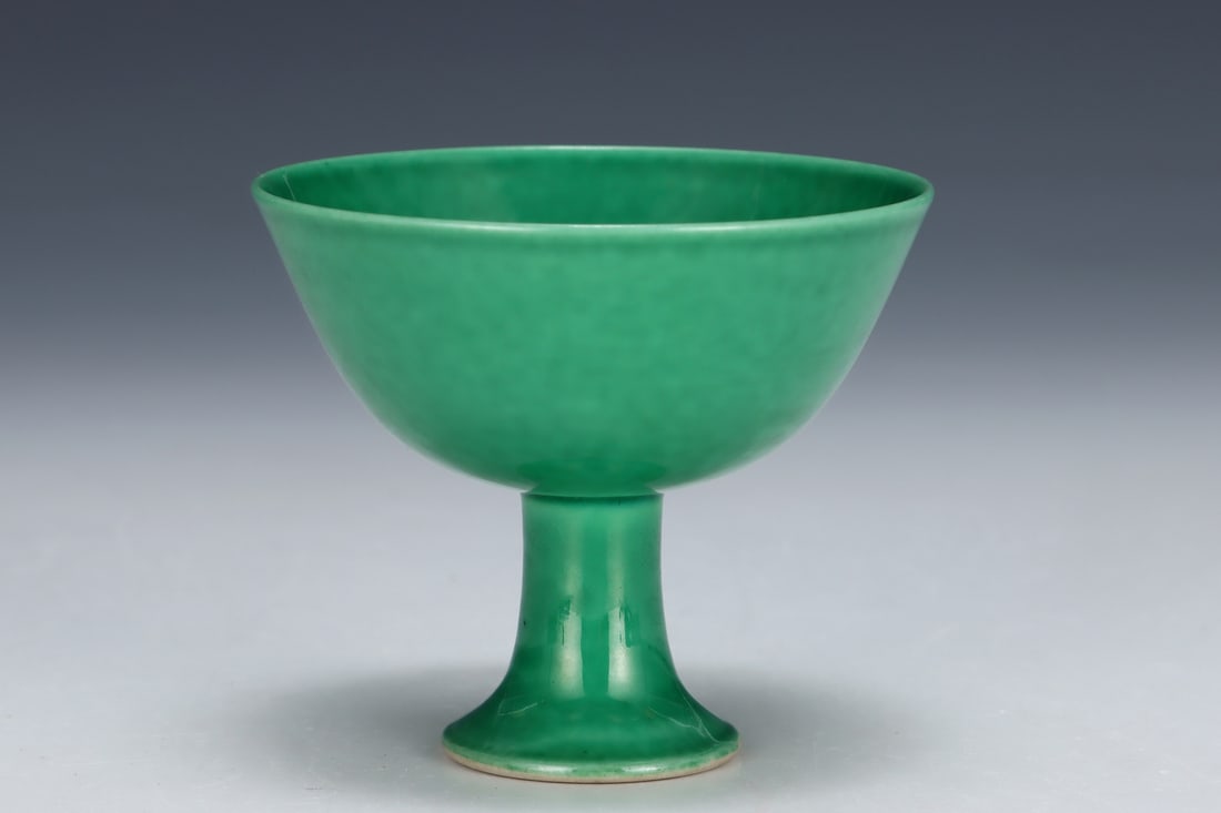 An Exquisite Green Glazed Stem Cup - 4