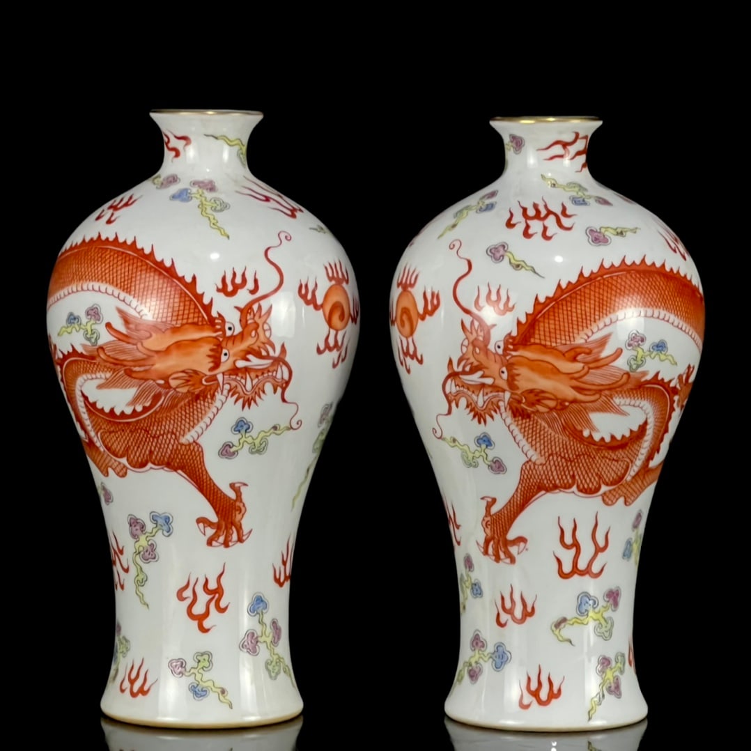 A Pair of Exquisite Famille-Rose Iron-Red Glazed Painted Gold Auspicious Cloud and Dragon Pattern (1 of 9)