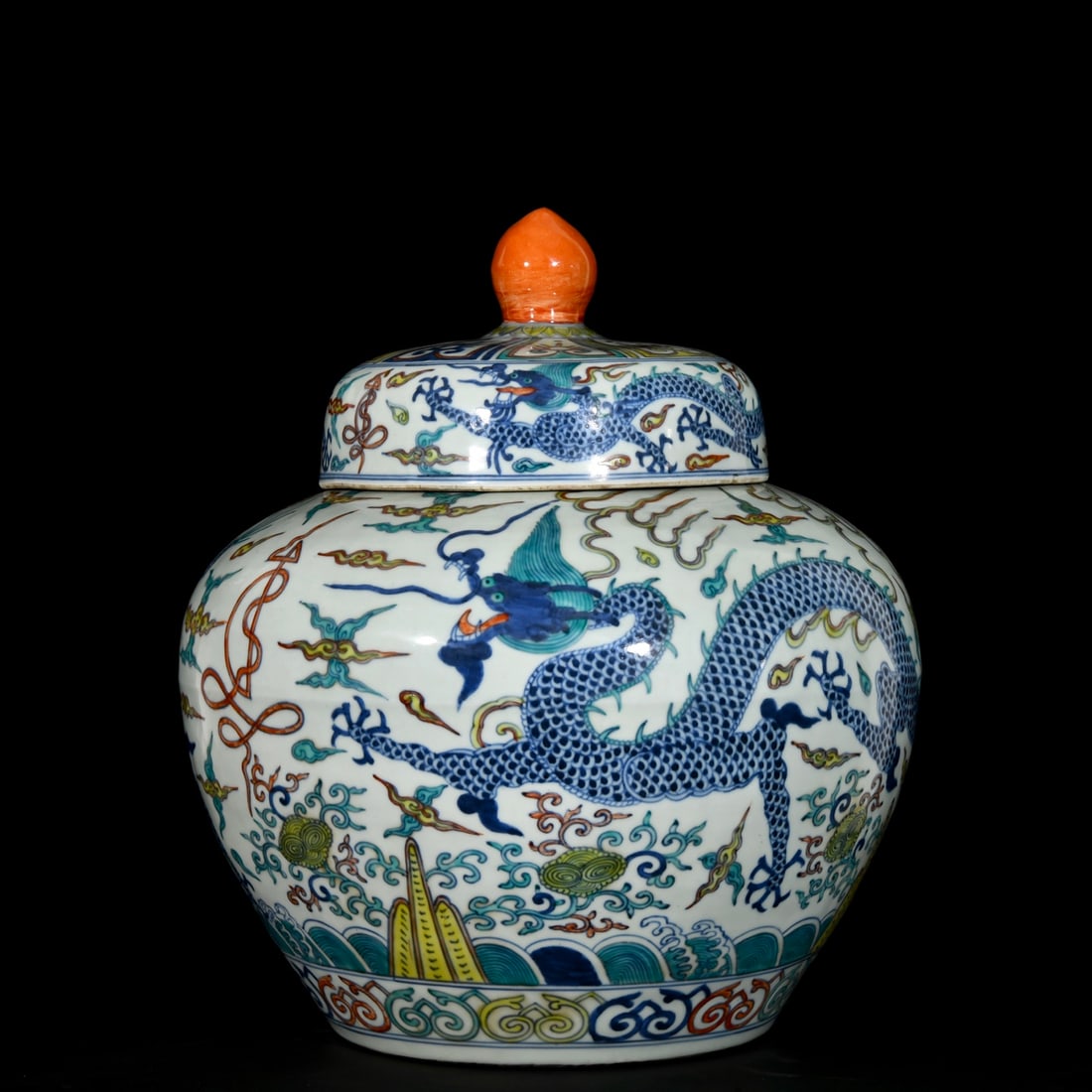 A Huge Wucai Auspicious Cloud and Dragon Pattern Jar with Cover (1 of 9)