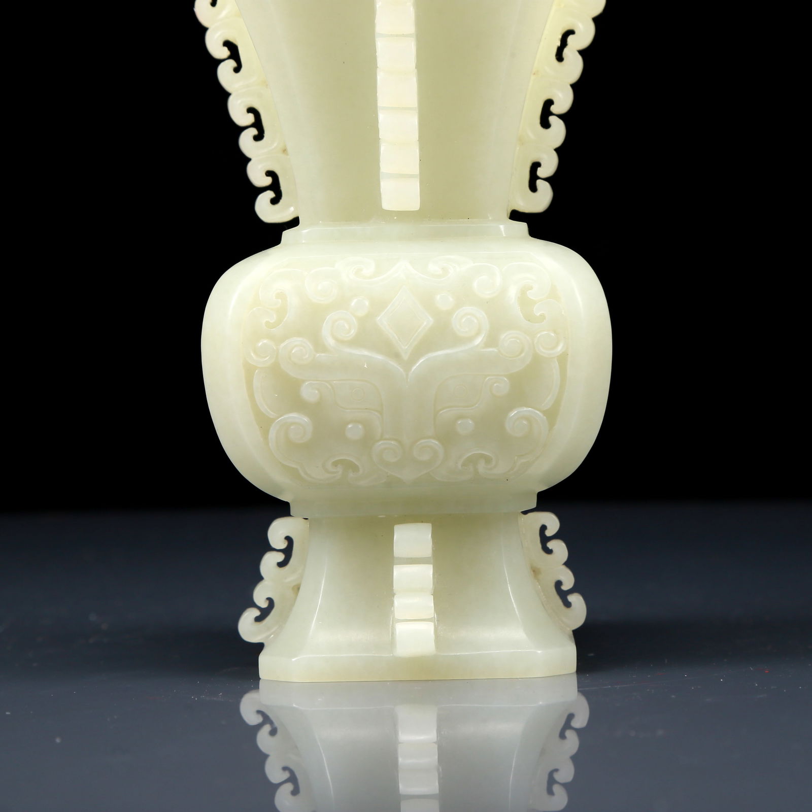 An Exquisite White Jade Beast-Face Pattern Vase - 3