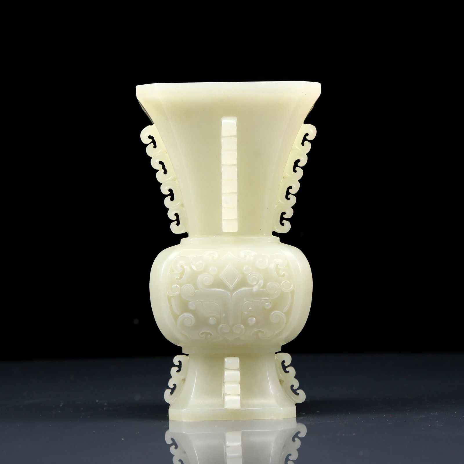 An Exquisite White Jade Beast-Face Pattern Vase - 8