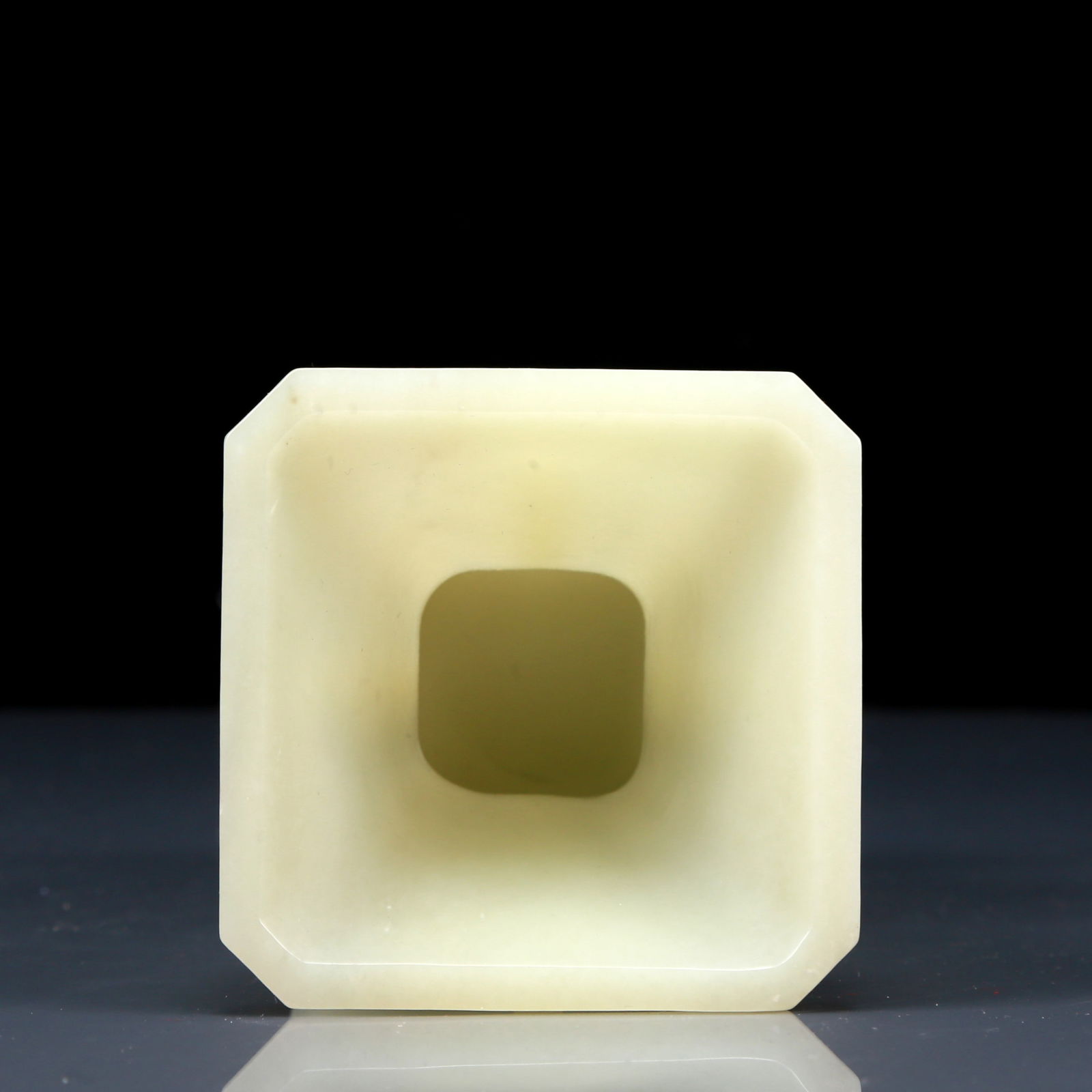 An Exquisite White Jade Beast-Face Pattern Vase - 9