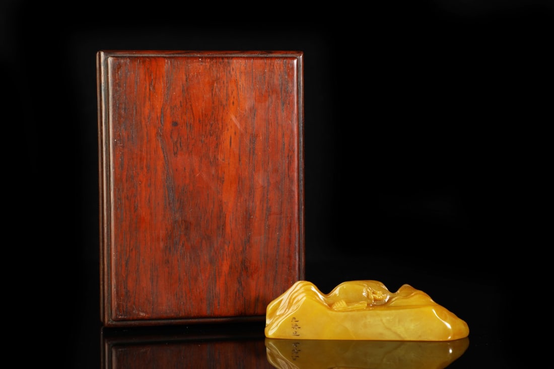 An Exquisite Tianhuang Stone Landscape Pattern Brush Holder (1 of 9)