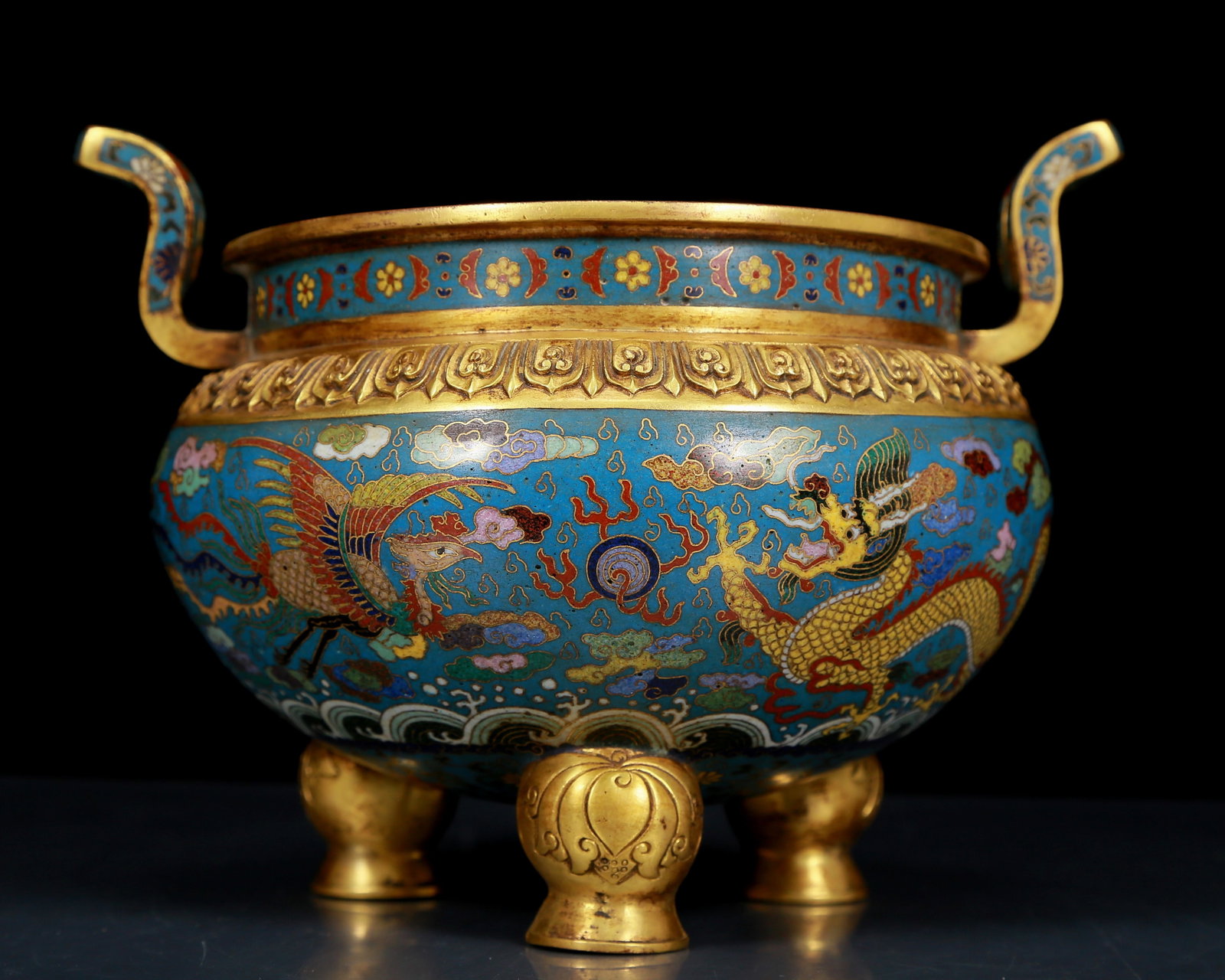 An Exquisite Cloisonne Dragon and Phoenix Pattern Double-Ears and Tripod Censer: An Exquisite Cloisonne Dragon and Phoenix Pattern Double-Ears and Tripod Censer,Ming Dynasty, China,Jingtai Four-character Mark,Size:8.3inx6.7inx6.3in；Weight:1420g 