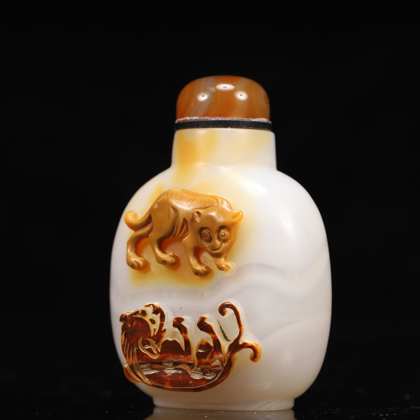 An Exquisite Agate Auspicious Beast Pattern Snuff Bottle - 2