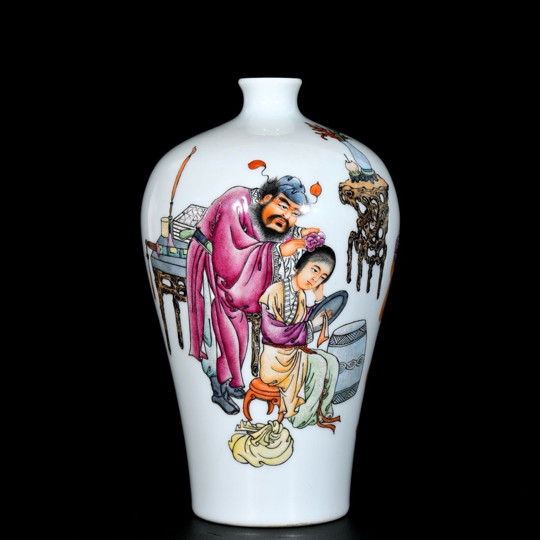 An Exquisite Famille-Rose Character and Story Pattern Vase,With Poem: An Exquisite Famille-Rose Character and Story Pattern Vase,With Poem,Qing Dynasty, China,Yongzheng Six-character Mark,Size:8.7inx5.5in 粉彩人物故事纹瓶,