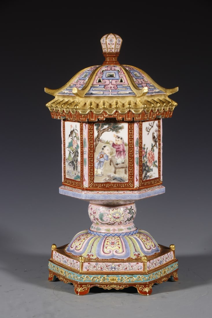 A Rare Famille-Rose Gilt Figure and Flower and Bird Pattern Palace Lantern (1 of 8)