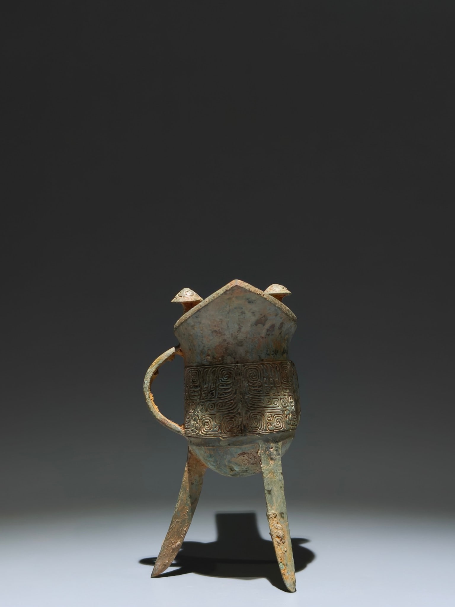 An Archaic Bronze Cloud Pattern Tripod Goblet - 5
