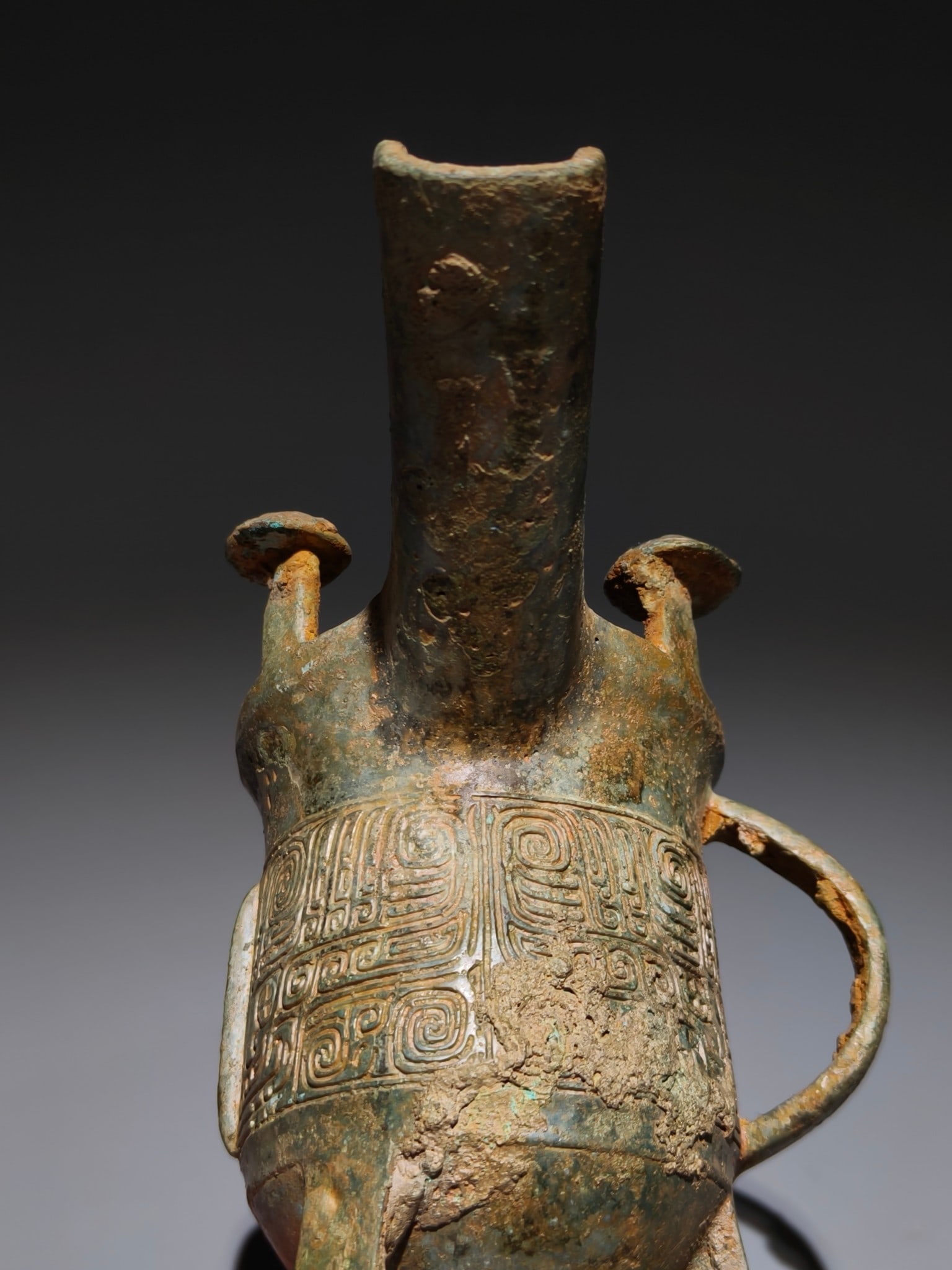 An Archaic Bronze Cloud Pattern Tripod Goblet - 7