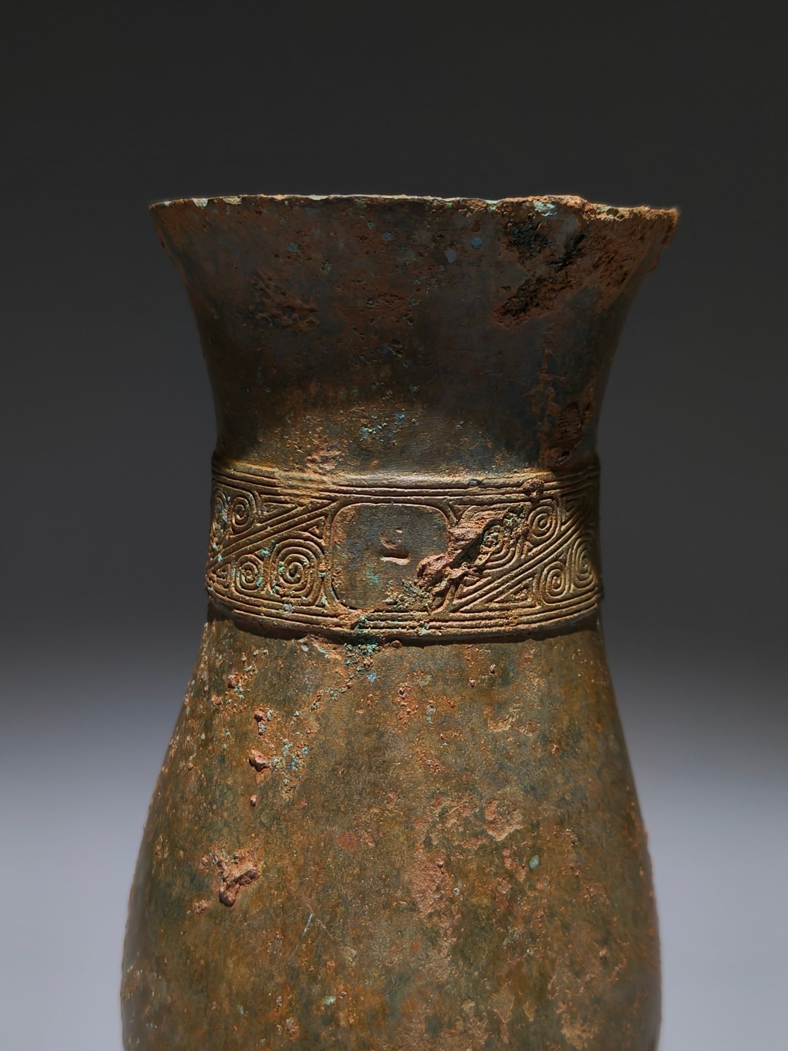 An Archaic Bronze Cloud Pattern Libation Cup - 2