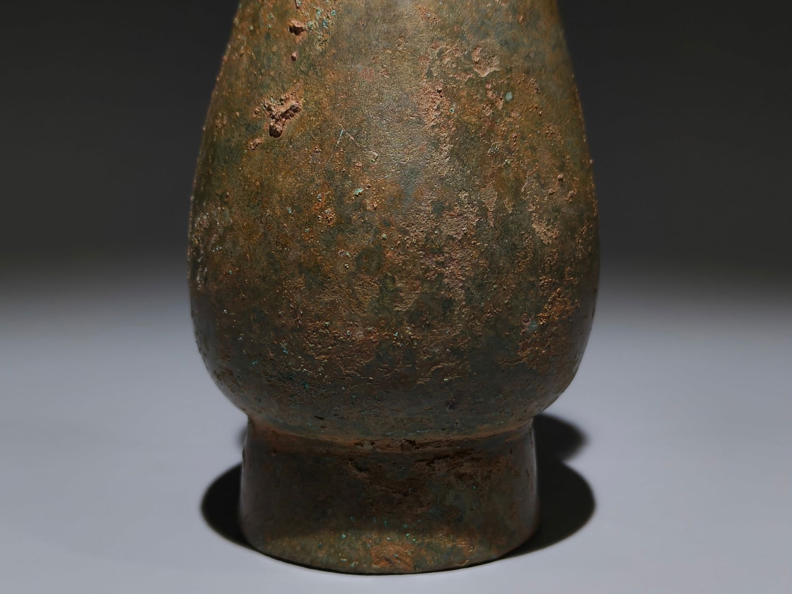 An Archaic Bronze Cloud Pattern Libation Cup - 3