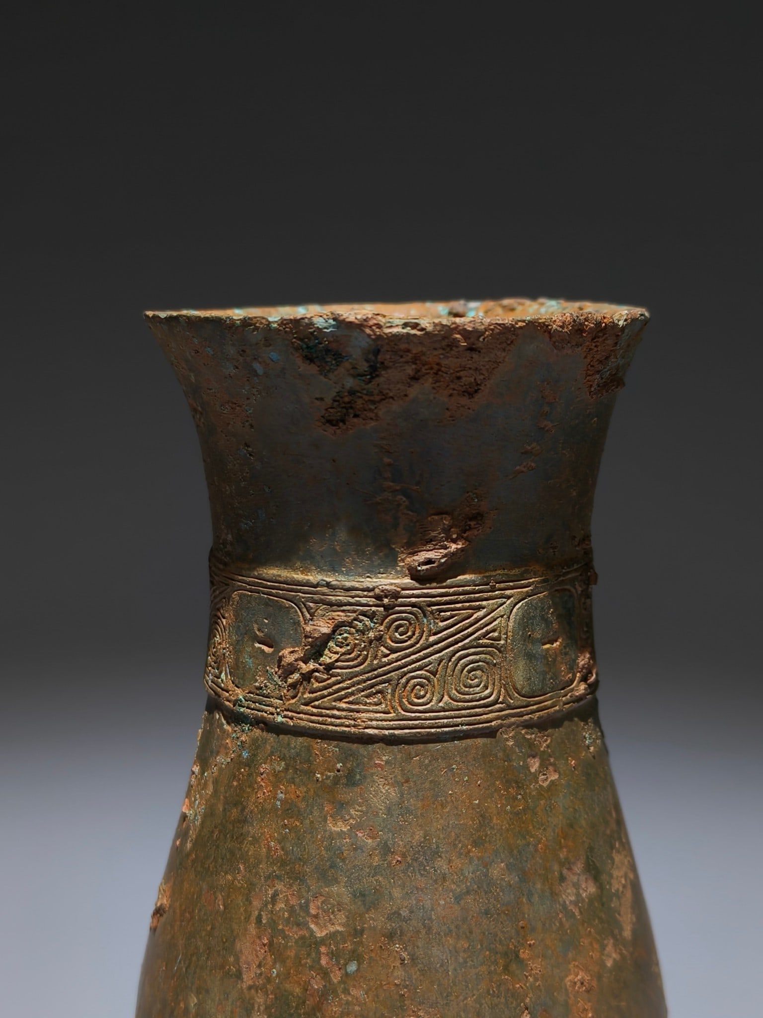 An Archaic Bronze Cloud Pattern Libation Cup - 5