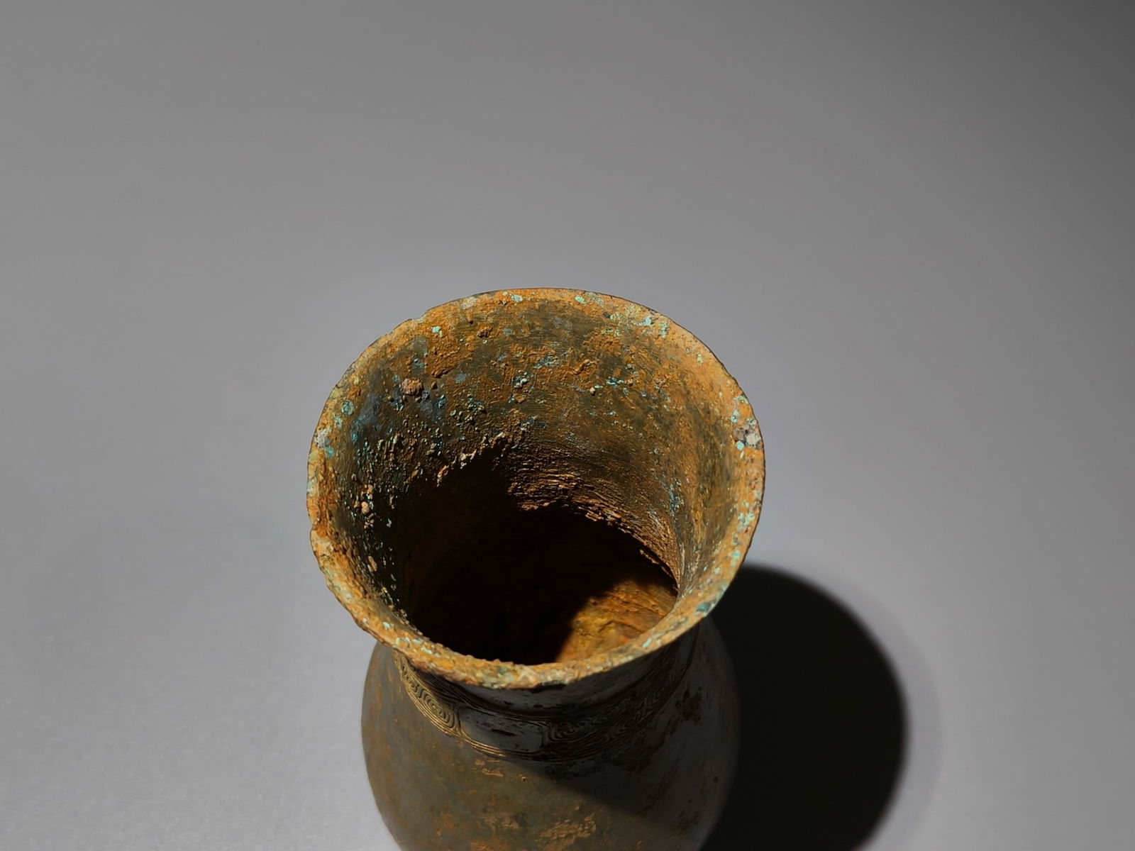 An Archaic Bronze Cloud Pattern Libation Cup - 8