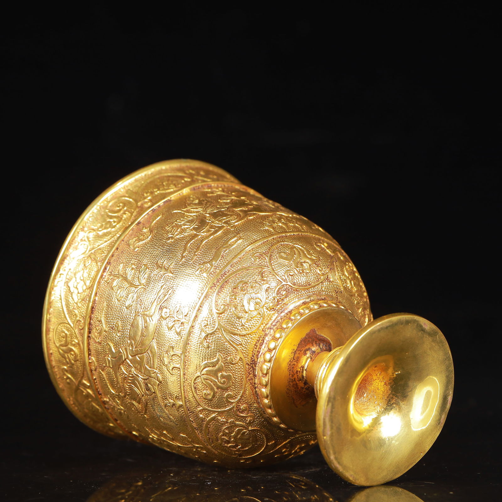 An Exquisite Gilt Bronze Figure Pattern Cup - 6