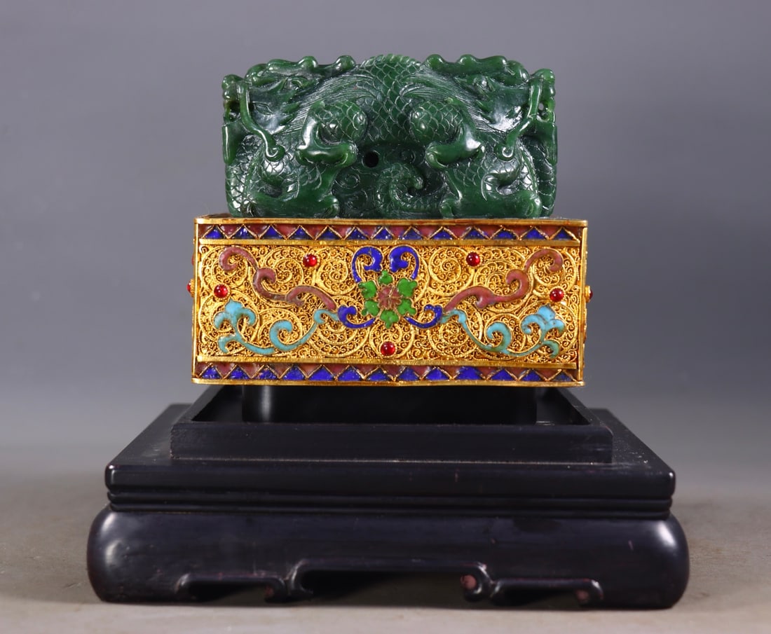 An Exquisite Filigree and Gilding Inlaid Jasper Dragon Pattern Seal,Inlaid Gems (1 of 9)