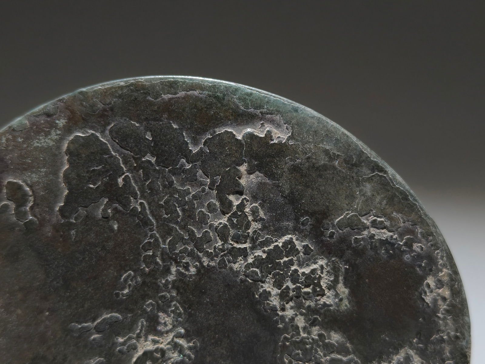 An Archaic Bronze Coiling Dragon Pattern Round Mirror - 9