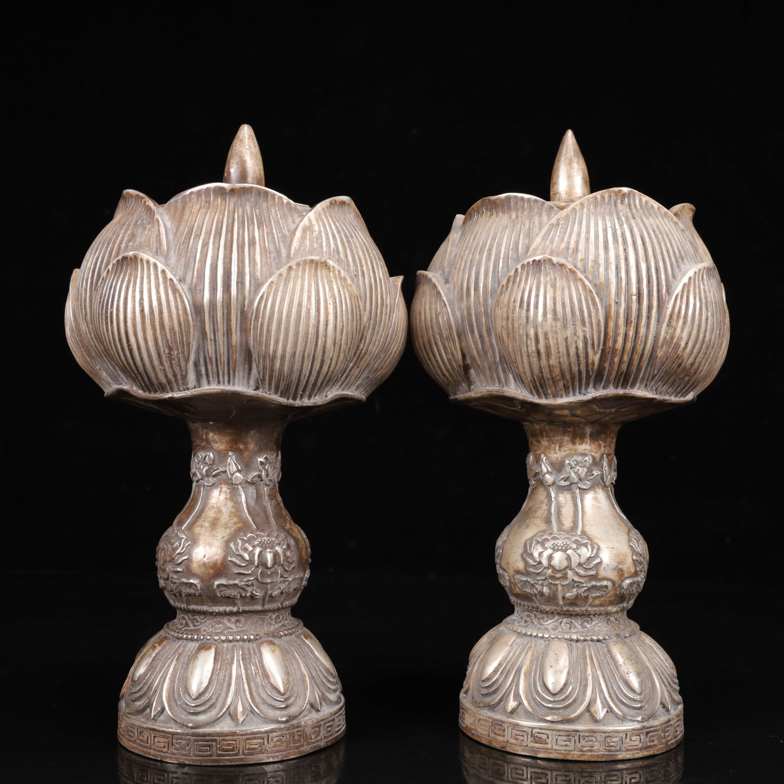 A Pair of Exquisite Silver Flower Pattern Candlesticks (1 of 16)