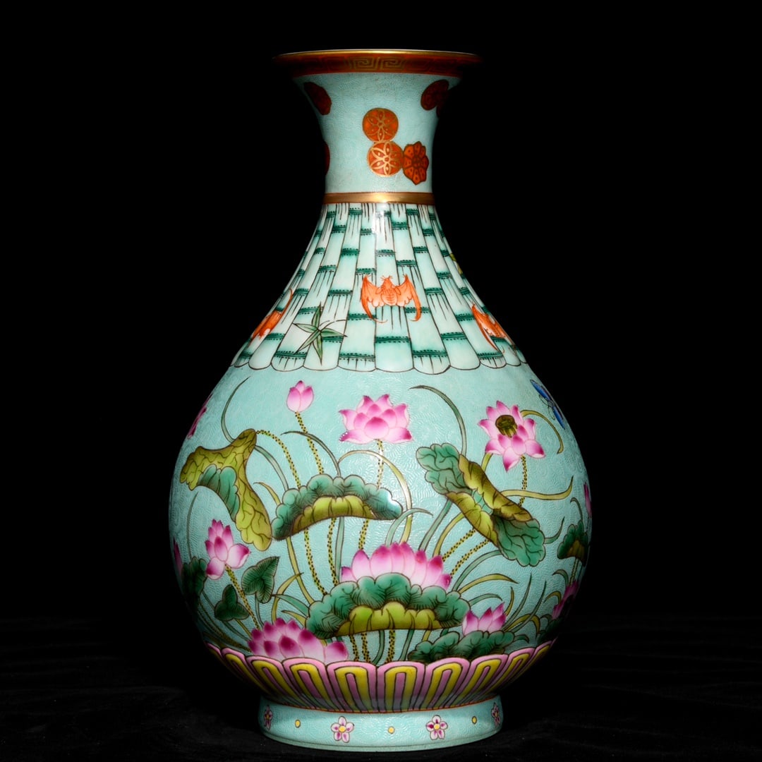 An Exquisite Green Ground Famille-Rose Painted Gold Lotus Pattern Vase (1 of 9)