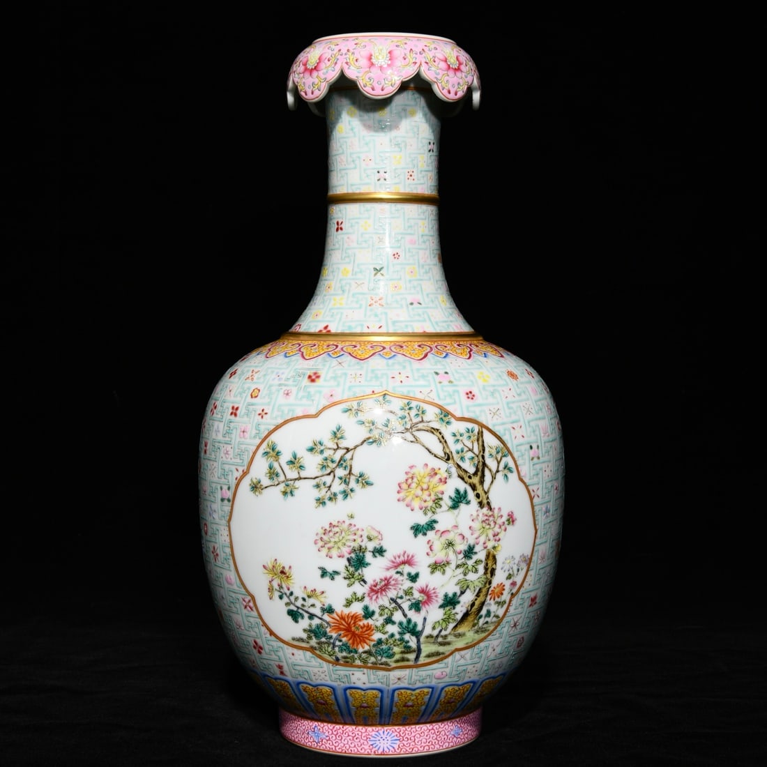 A Rare Famille-Rose Painted Gold Flower Pattern Vase (1 of 9)