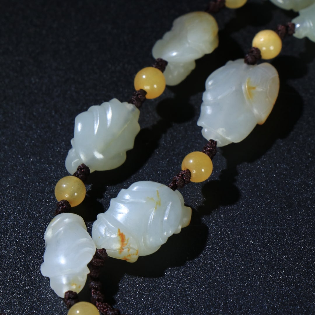 An Exquisite White Jade Arhat Pattern Necklace - 2