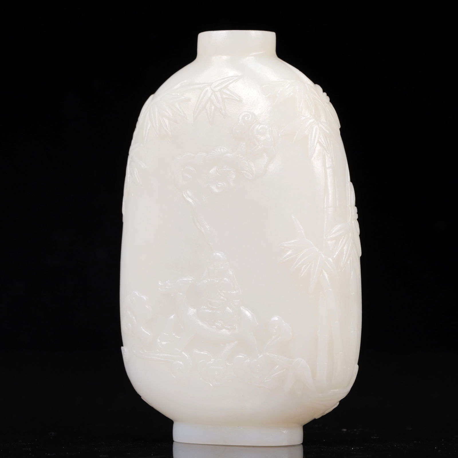 An Exquisite White Jade Figure Pattern Snuff Bottle - 4