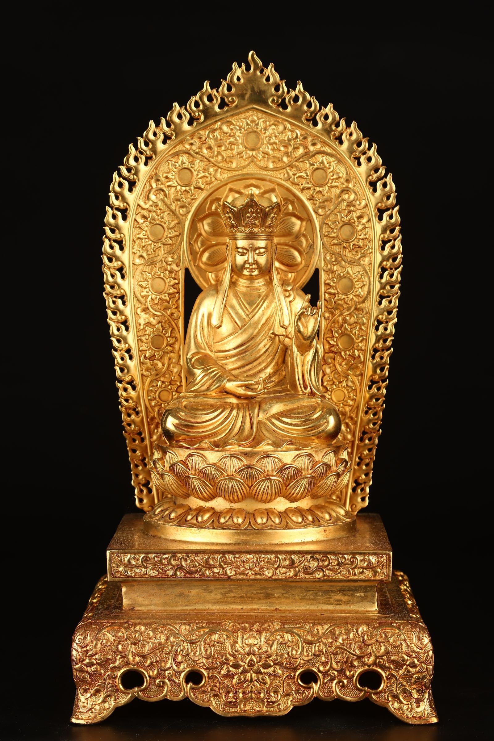 A Rare Gilt Bronze Lotus Pattern Buddha Statue: A Rare Gilt Bronze Lotus Pattern Buddha Statue,Qing Dynasty,China,Size:12.2inx6.1in,Weight:2370g 
