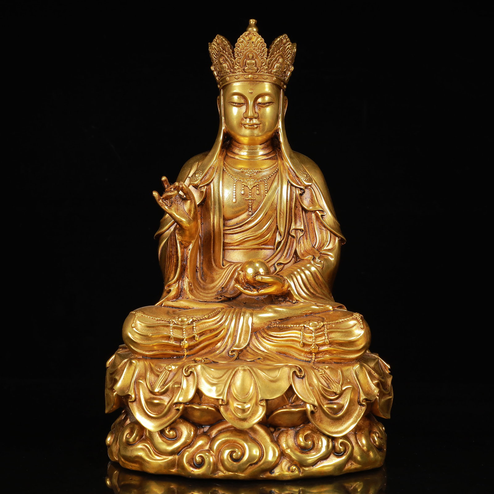 An Exquisite Gilt Bronze Statue of Kshitigarbha Bodhisattva (1 of 13)