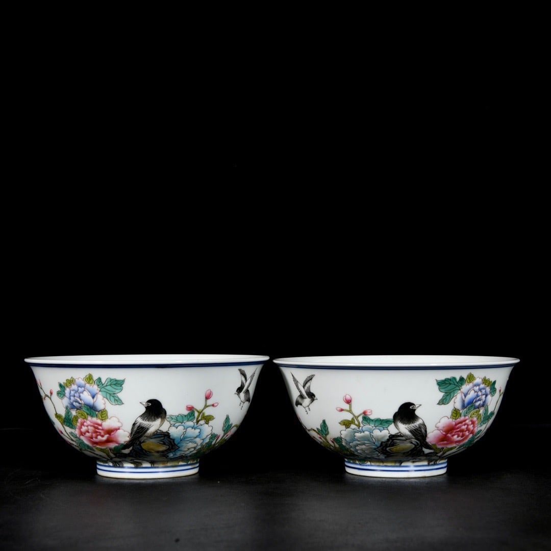 A Pair of Exquisite Enamel Flower and Bird Pattern Bowls,With Poem (1 of 9)