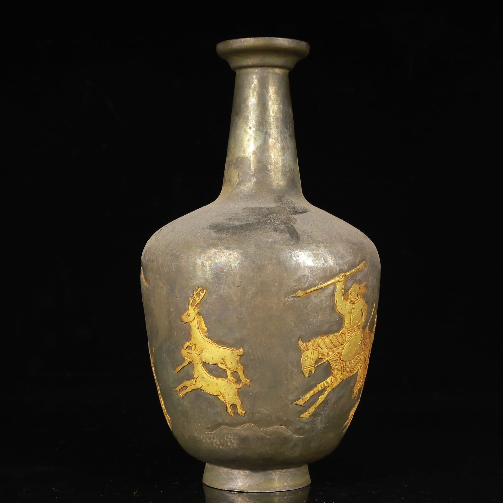 An Exquisite Gilt Silver Figure Pattern Vase - 4