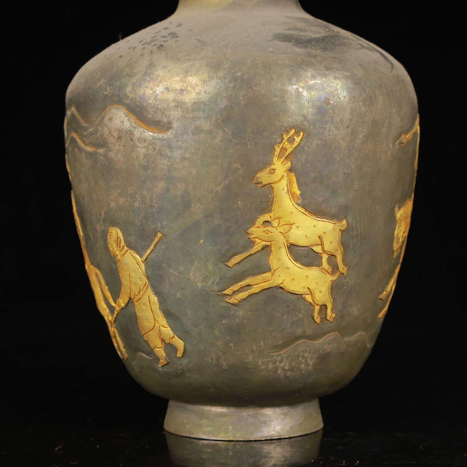 An Exquisite Gilt Silver Figure Pattern Vase - 9