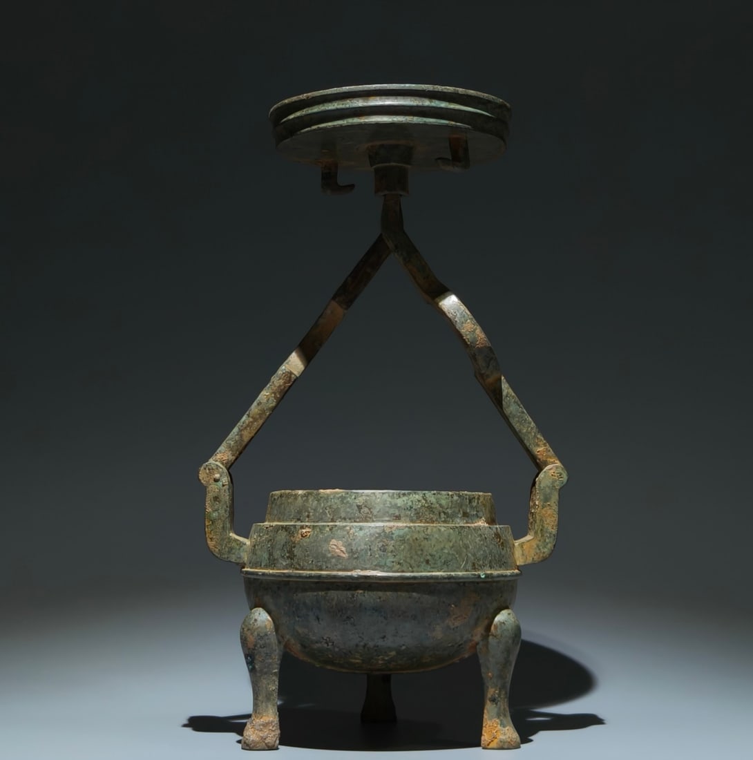 An Archaic Bronze Double-Ears and Tripod Candlestick (1 of 9)