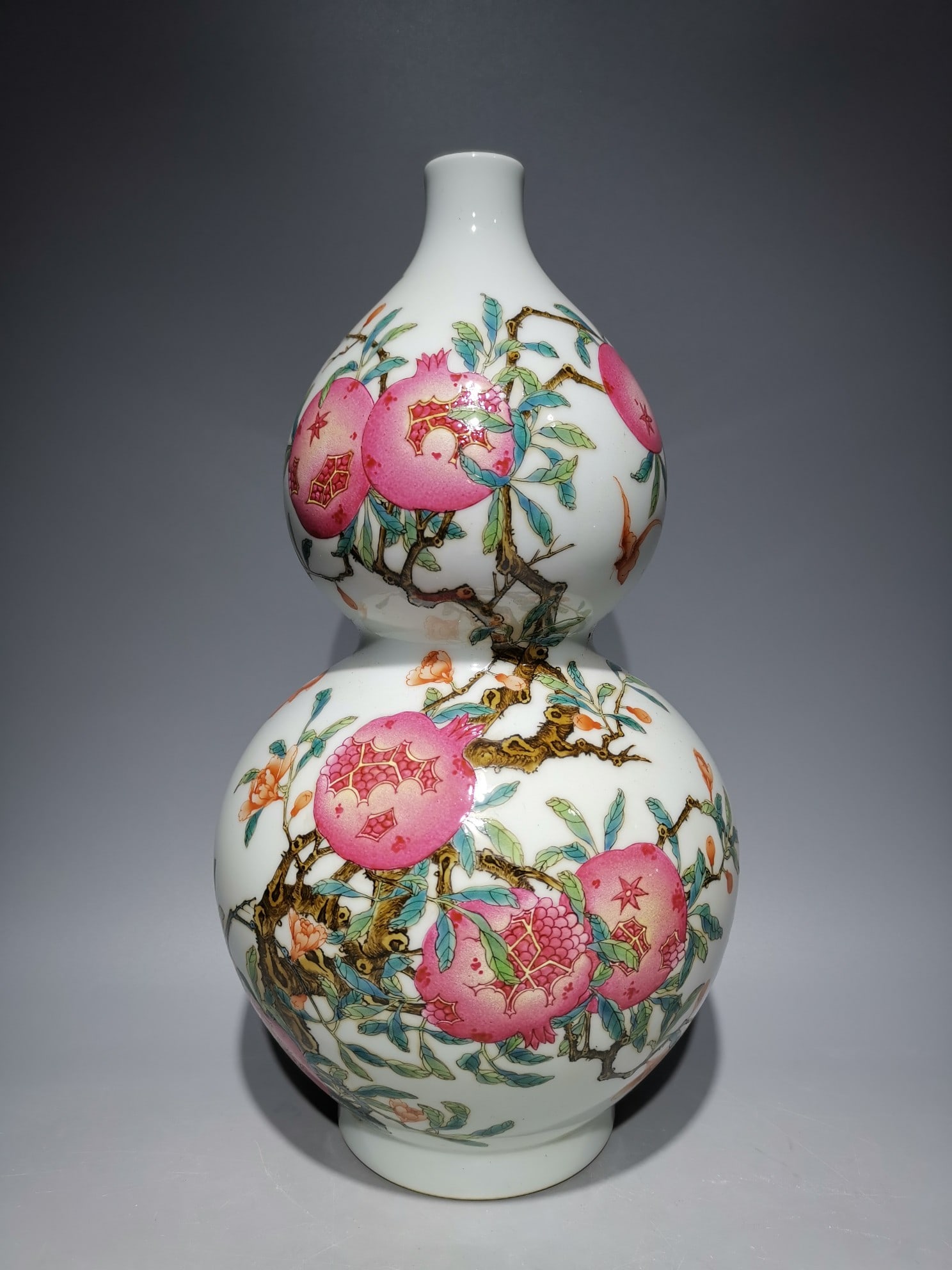 A Rare Famille-Rose Bats and Pomegranate Pattern Gourd Vase,With Poem (1 of 8)