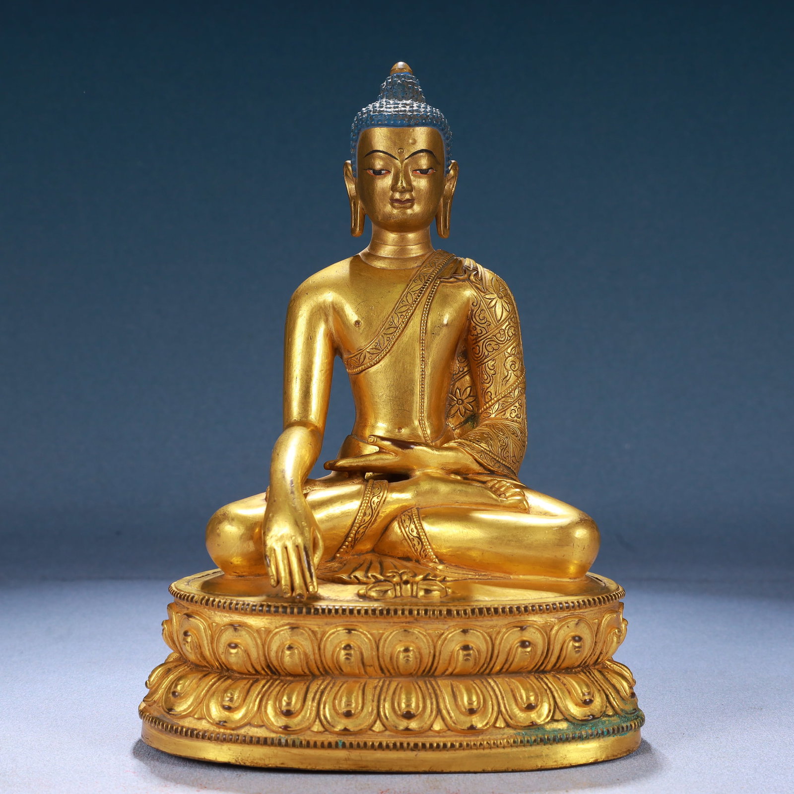 A Solemn Gilt Bronze Statue of Sakyamuni (1 of 9)