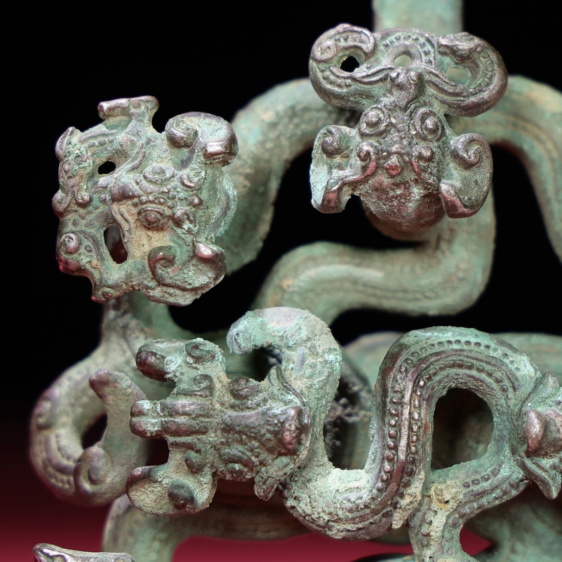 An Exquisite Silver Dragon Pattern Hook - 2