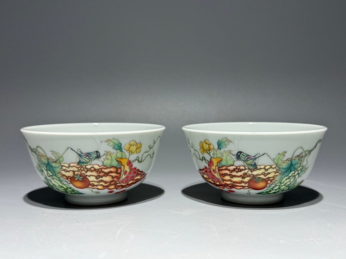 A Pair of Exquisite Enamel Bitter Gourd and Insect Pattern Cups,With Poem (1 of 9)
