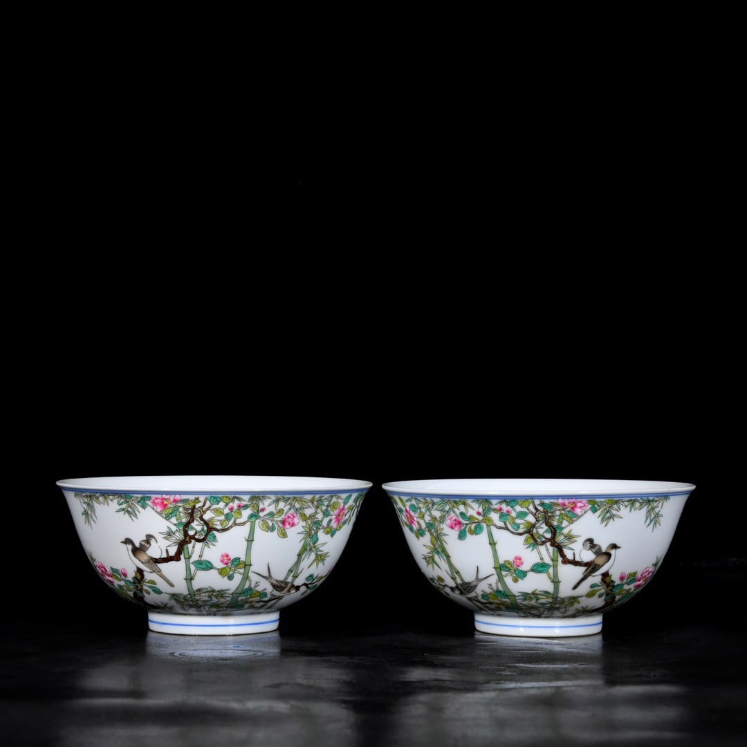 A Pair of Exquisite Enamel Flower and Bird Pattern Bowls: A Pair of Exquisite Enamel Flower and Bird Pattern Bowls,Qing Dynasty, China,Qianlong Six-character Mark,Size:2.8inx5.9in 一对珐琅彩花鸟纹碗,È