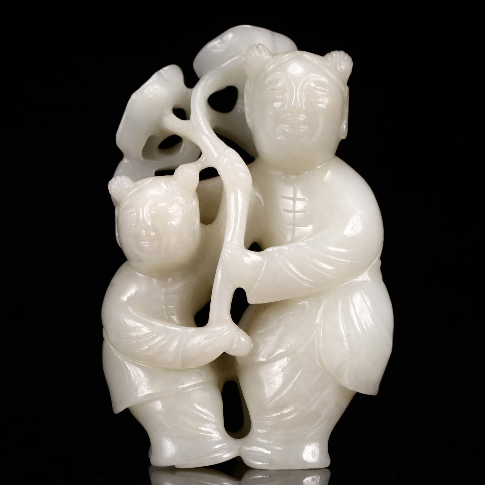 An Exquisite White Jade Figure Ornament (1 of 7)