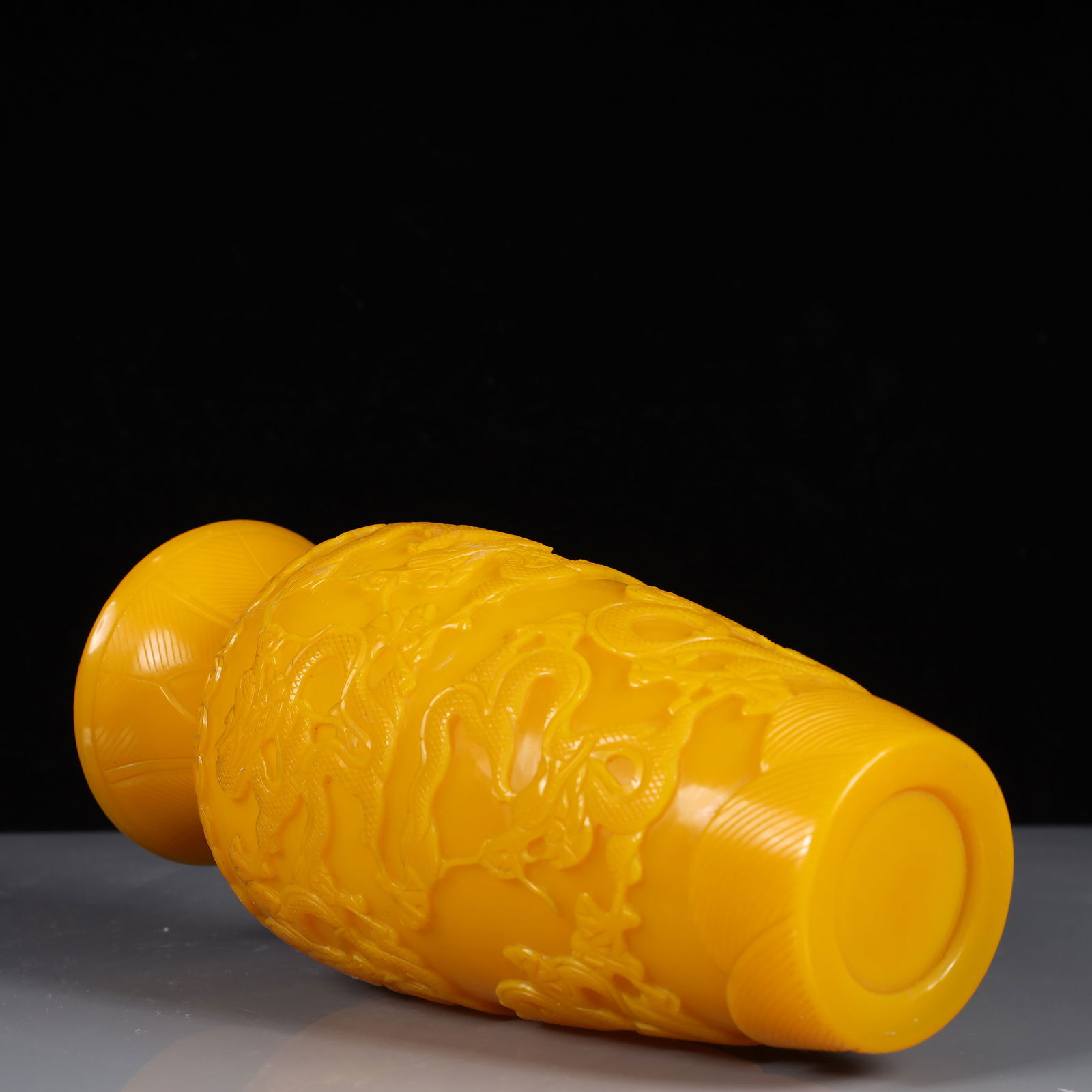 An Exquisite Glass Dragon Pattern Vase - 8