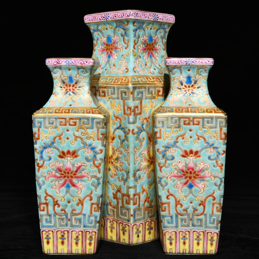 An Exquisite Turquoise Ground Enamel Painted Gold Lotus Pattern Conjoined Vases: An Exquisite Turquoise Ground Enamel Painted Gold Lotus Pattern Conjoined Vases,Qing Dynasty, China,Qianlong Four-character Mark,Size:7.6inx5.9in 松石绿地珐琅ঊ