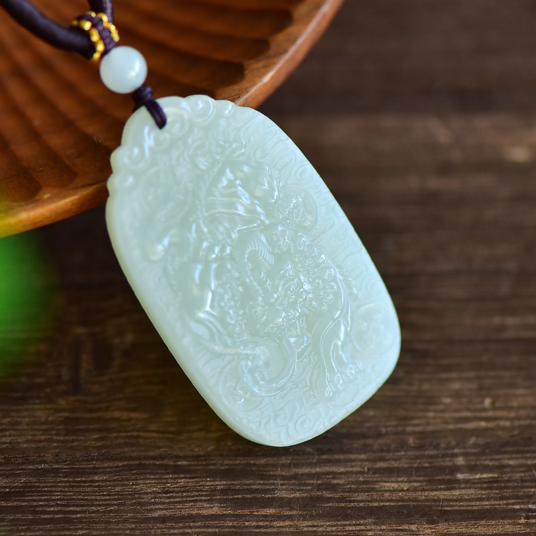 An Exquisite White Jade Dragon Pattern Pendant - 3