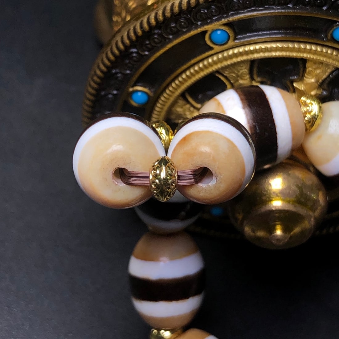 An Exquisite Dzi Bead Bracelets - 9