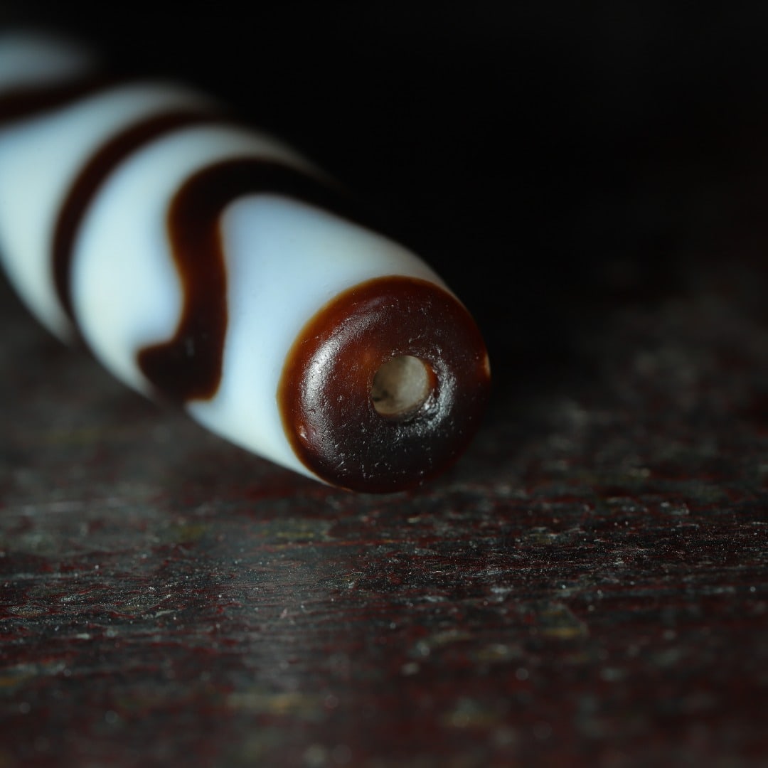 An Exquisite Dzi Bead Pendant - 9