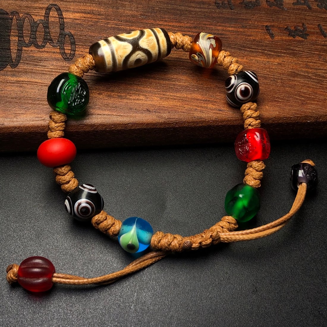 An Exquisite Multi-Gem Bracelets - 2