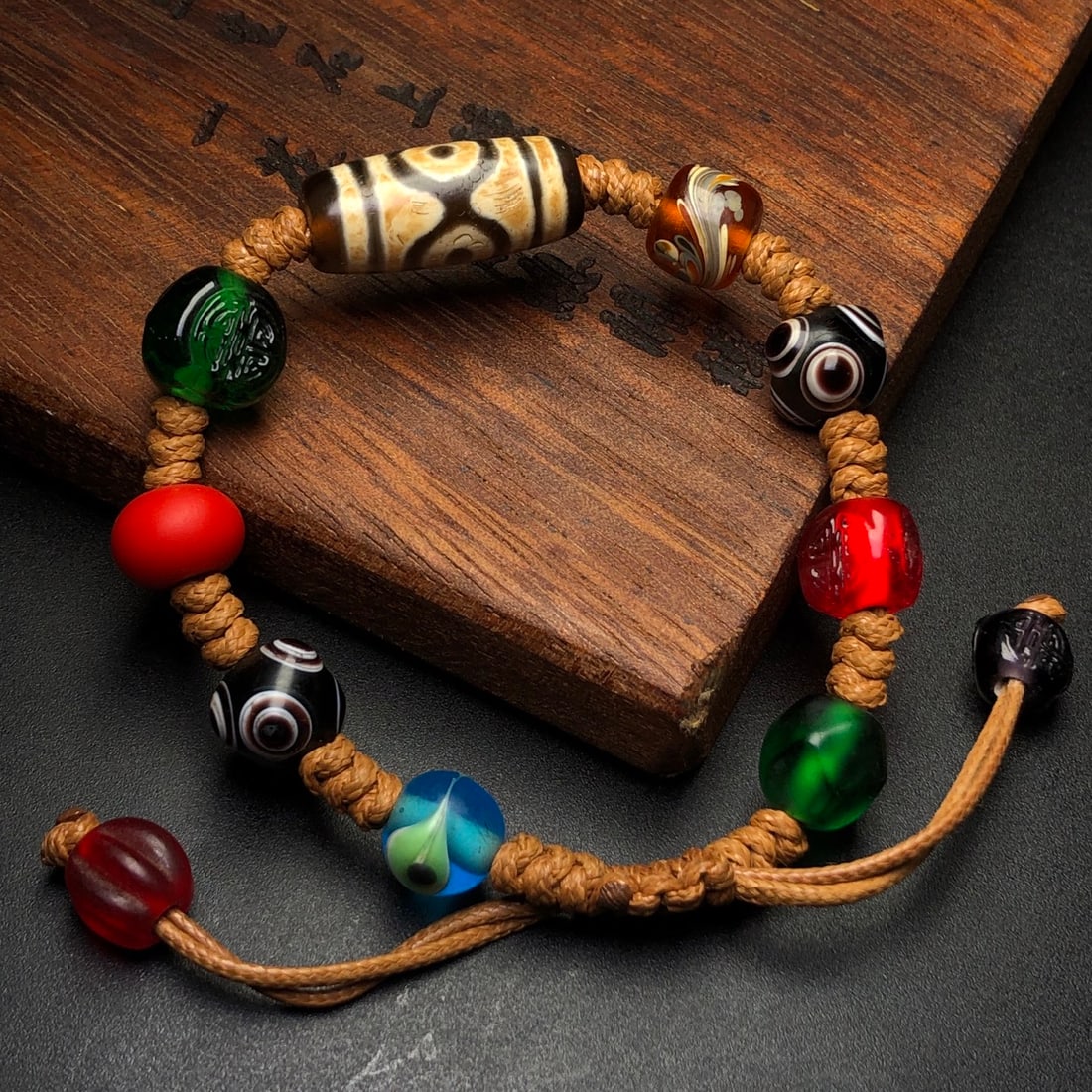 An Exquisite Multi-Gem Bracelets - 5