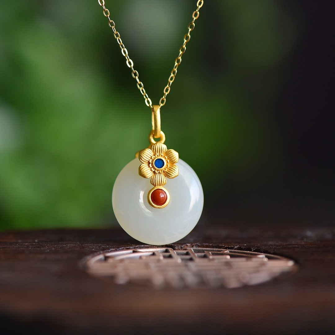 An Exquisite Sterling Silver-Gold Plated Inlaid White Jade Pendant: An Exquisite Sterling Silver-Gold Plated Inlaid White Jade Pendant 纯银镀金镶白玉吊坠