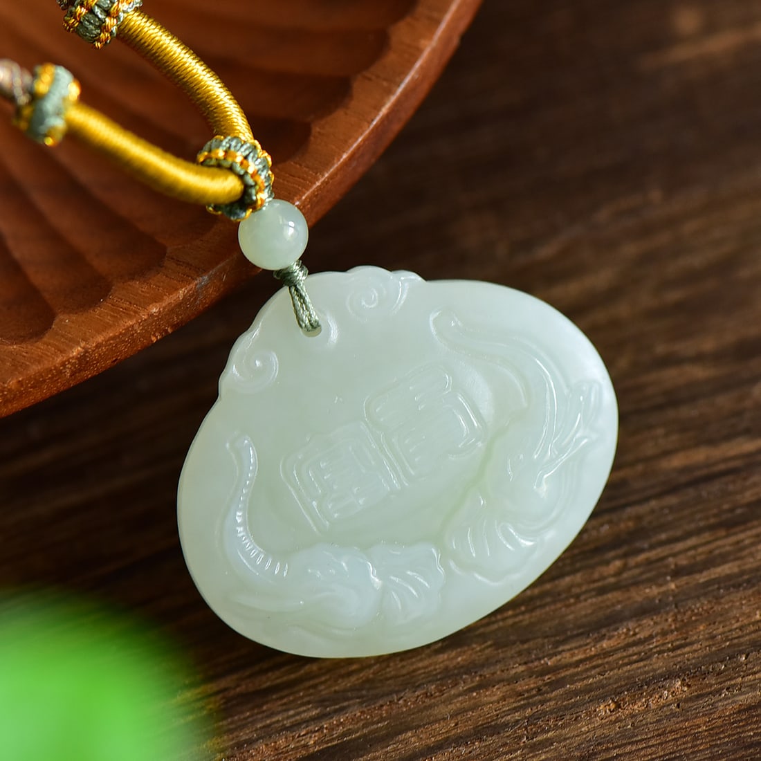 An Exquisite White Jade Elephant Pattern Pendant - 3
